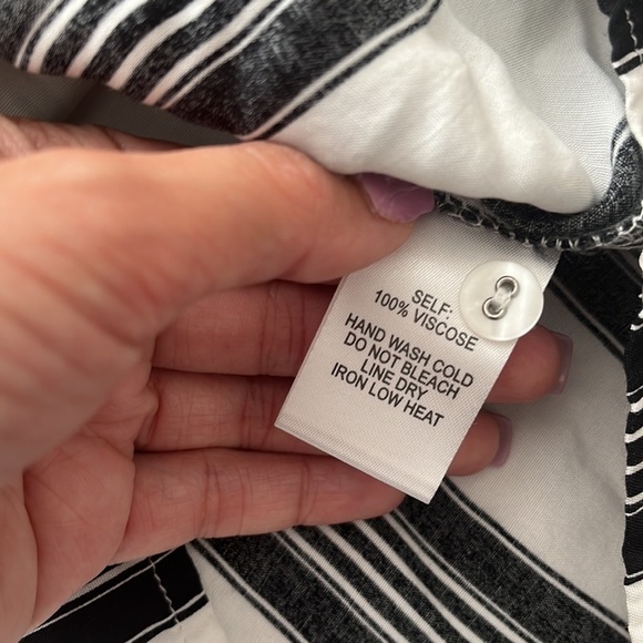 “Lulus Long sleeve button down shirt size small” - Picture 7 of 8